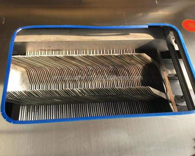 Máquina congelada de la cortadora de los pescados del cortador del grueso 10m m de las máquinas de proceso de los pescados de la carne 4