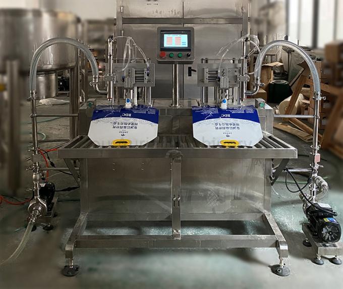 Bolso semiautomático del vino en el relleno y el recubrimiento de la caja del llenador del babero de la máquina