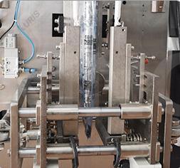Gránulo automático que pesa las habas de la empaquetadora del chocolate que sellan la máquina 3