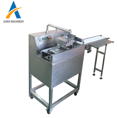 Máquina de moldear del caramelo Sss304 que sumerge el chocolate satinado que envuelve la máquina